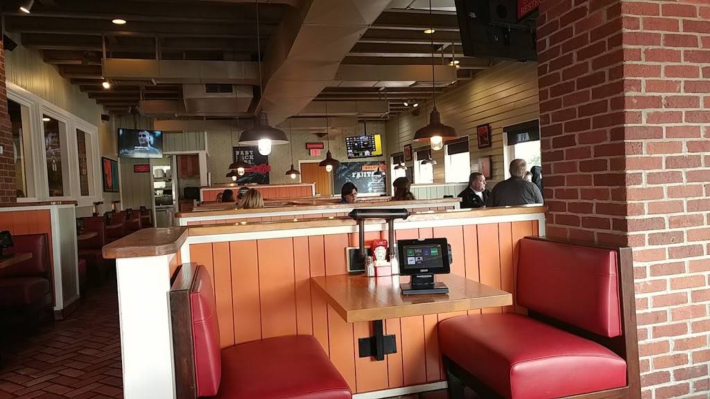 Chilis Grill & Bar | restaurant | 6730 S 27th St, Lincoln, NE 68512, USA | 4024202800 OR +1 402-420-2800