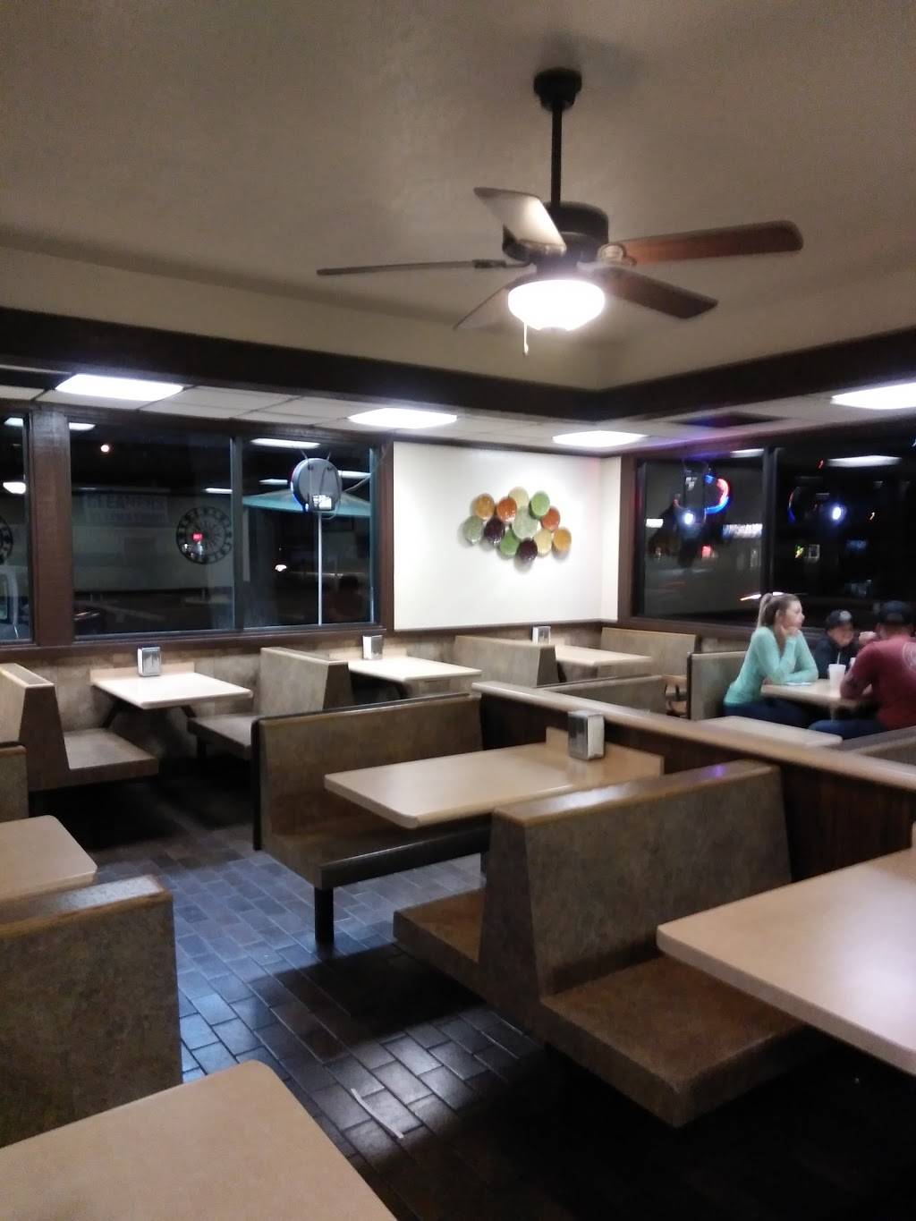 B Ts Buns & Torts | restaurant | 1530 S Mooney Blvd, Visalia, CA 93277, USA | 5596369066 OR +1 559-636-9066