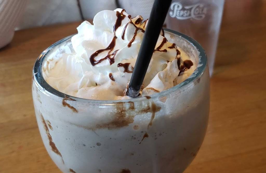 Applebees Grill + Bar | restaurant | 2921 S Service Rd, St Charles, MO 63303, USA | 6369467705 OR +1 636-946-7705