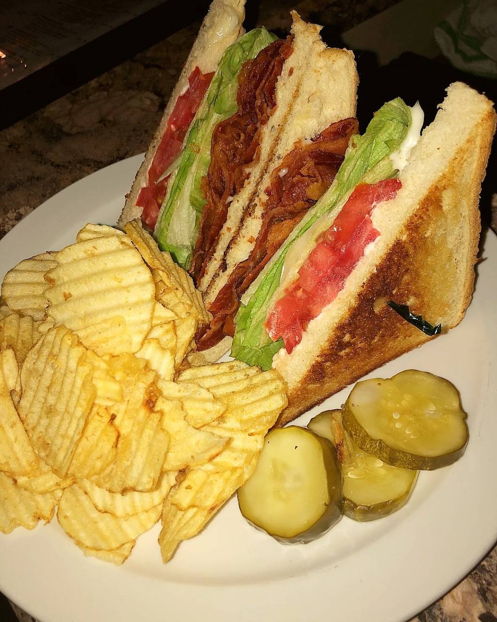 LOCAL Bar & Kitchen | restaurant | 377 W Broad St, Gibbstown, NJ 08027, USA | 8564232233 OR +1 856-423-2233