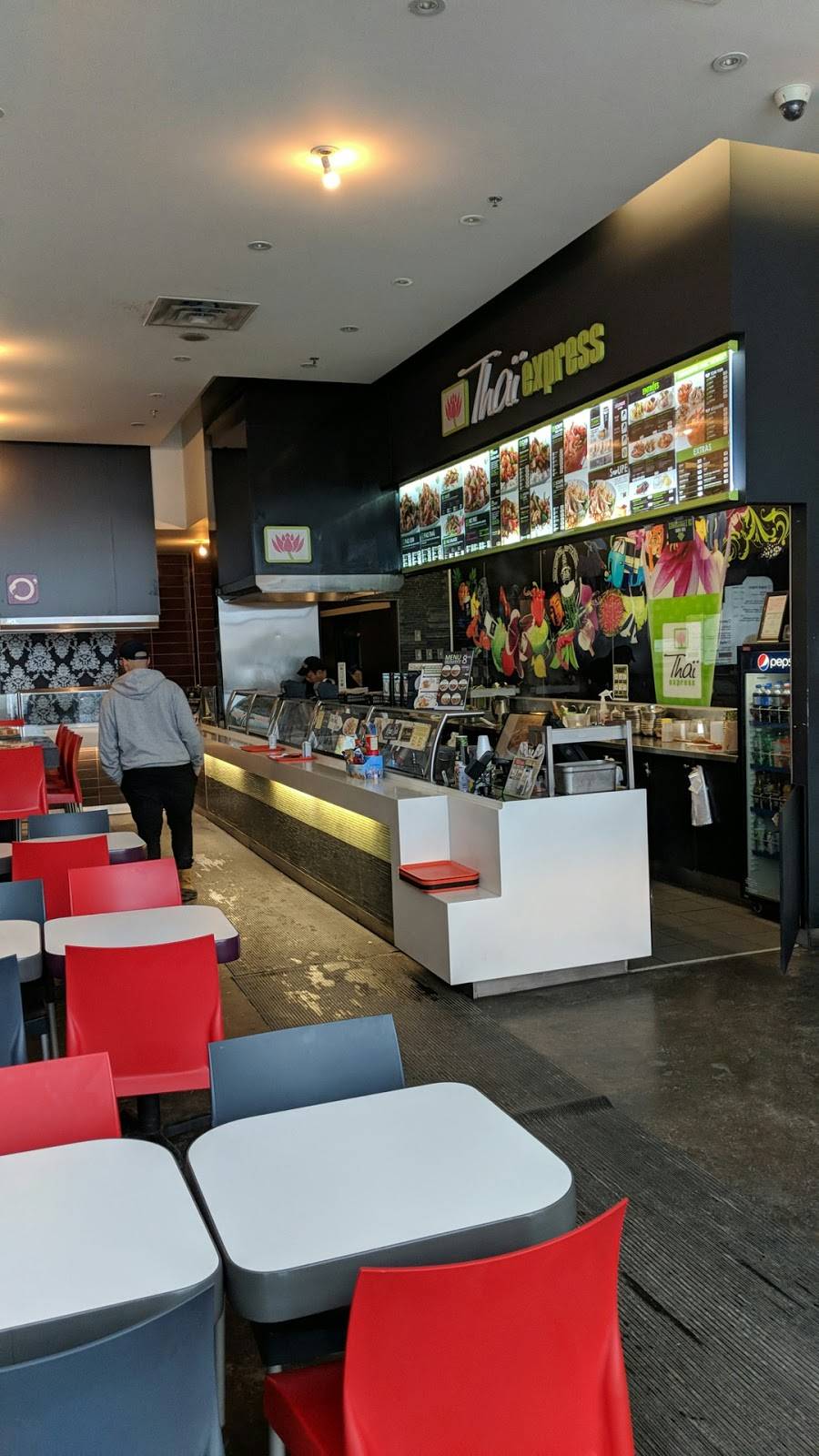 Thai Express | restaurant | 201 Boul du Curé-Labelle Edifice Desjardins, Sainte-Thérèse, QC J7E 2X6, Canada | 4504301221 OR +1 450-430-1221