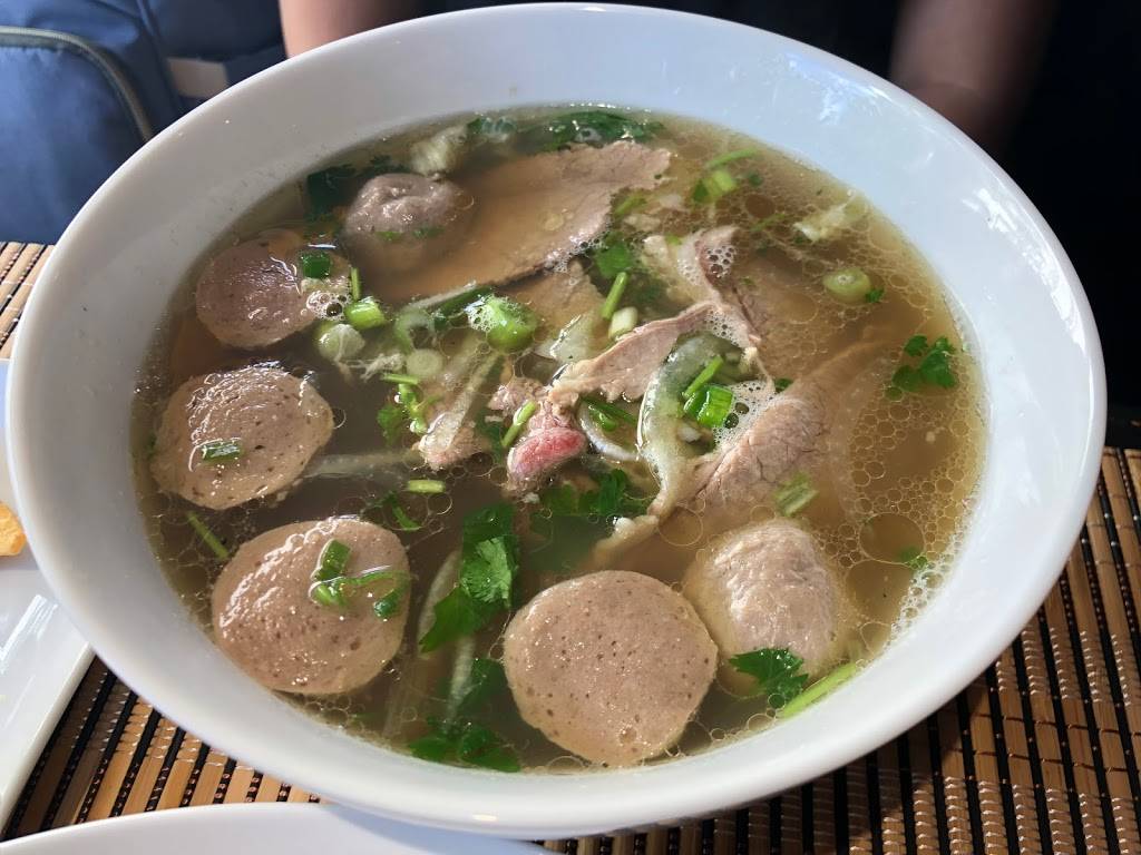 Cam Ranh Bay | restaurant | 712 Mainstreet, Hopkins, MN 55343, USA | 9523035834 OR +1 952-303-5834