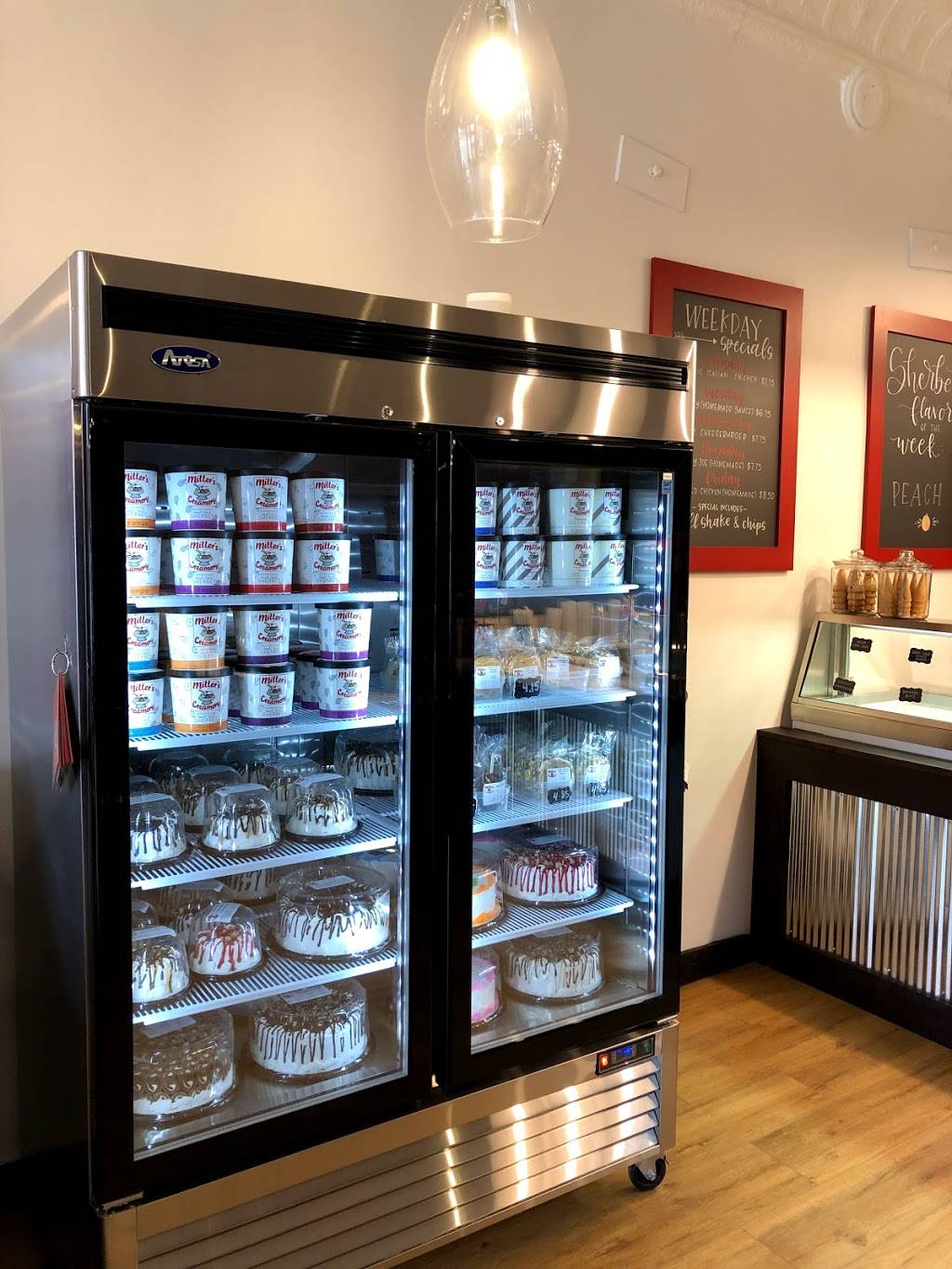 Millers Creamery | restaurant | 105 W Jackson St, Millersburg, OH 44654, USA | 2343019004 OR +1 234-301-9004