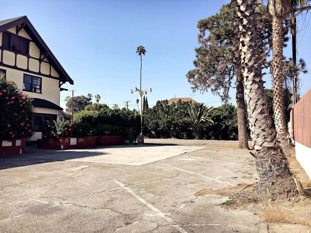 United Hungarian House | restaurant | 1975 W Washington Blvd, Los Angeles, CA 90018, USA | 3237341453 OR +1 323-734-1453