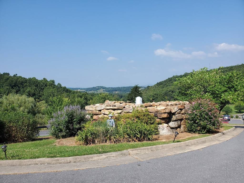 Packsaddle Ridge Golf Club | restaurant | 3067 Pack Saddle Trail, Keezletown, VA 22832, USA | 5402698188 OR +1 540-269-8188