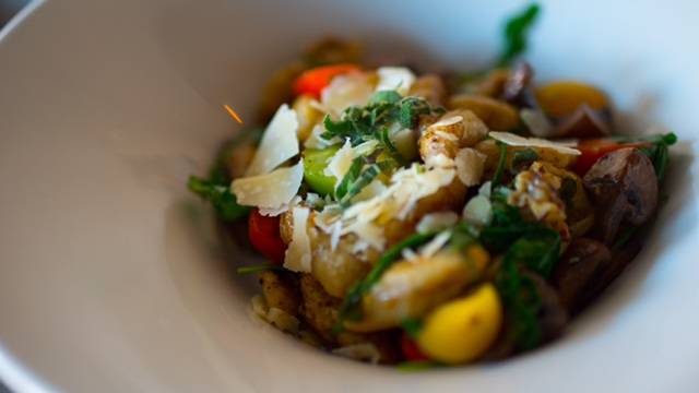 Table 21 Kitchen & Wine Bar | restaurant | 2956 Bloor St W, Etobicoke, ON M8X 1B7, Canada | 4162362867 OR +1 416-236-2867