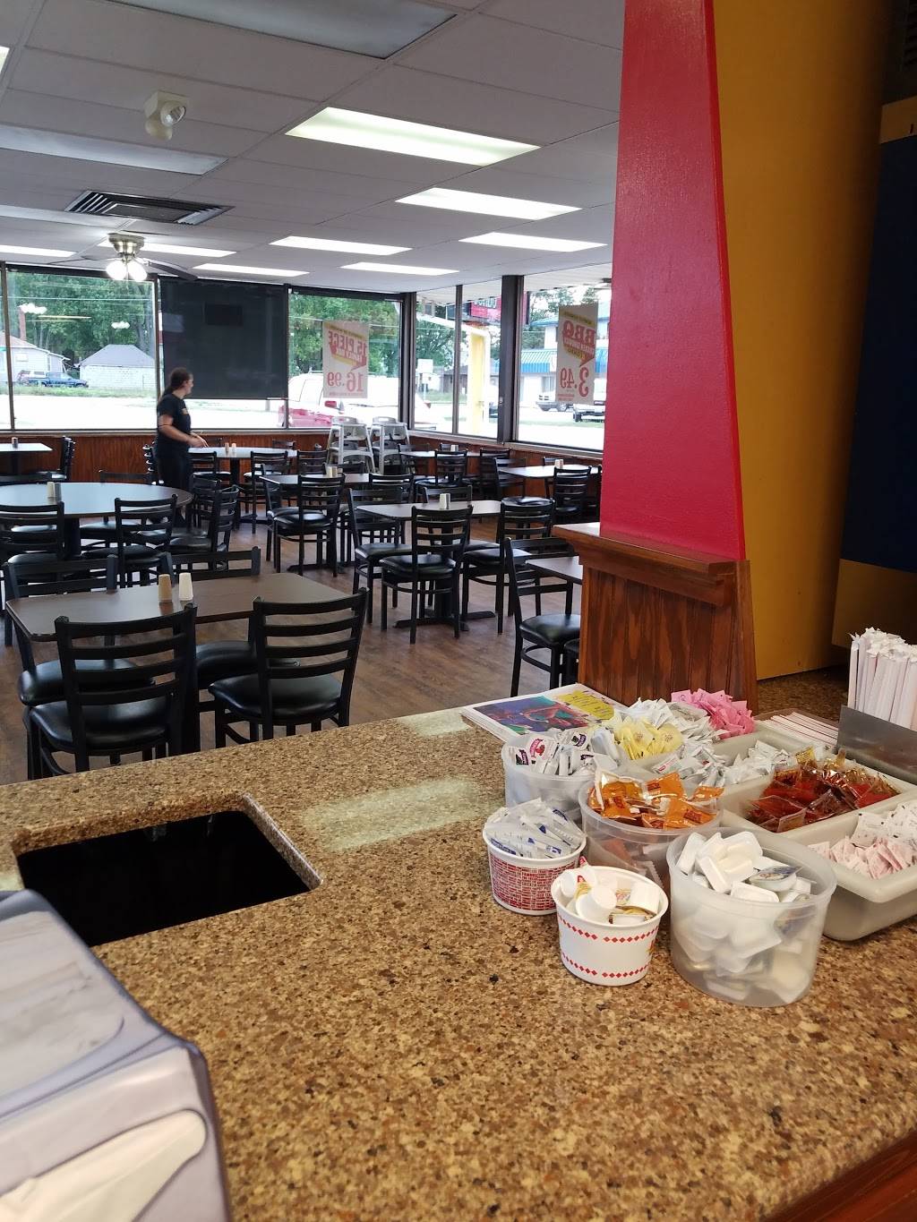 Lees Famous Recipe Chicken | restaurant | 427 Tiffin Ave, Findlay, OH 45840, USA | 4194223770 OR +1 419-422-3770