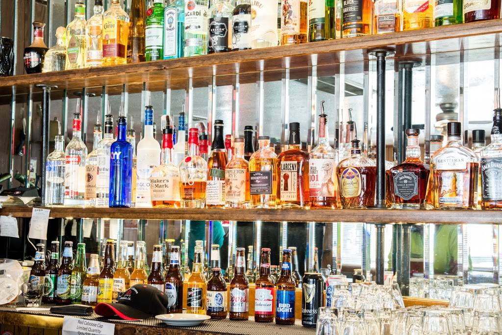 Red Caboose | restaurant | 210 Fulton Shipyard Rd, Antioch, CA 94509, USA | 9257771921 OR +1 925-777-1921