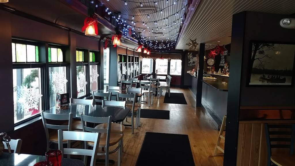 The Crossroads | restaurant | 101 W Plum St, Edinboro, PA 16412, USA | 8142734242 OR +1 814-273-4242