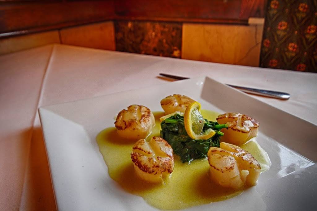 La Famiglia Ristorante | restaurant | 8 S Front St, Philadelphia, PA 19106, USA | 2159222803 OR +1 215-922-2803