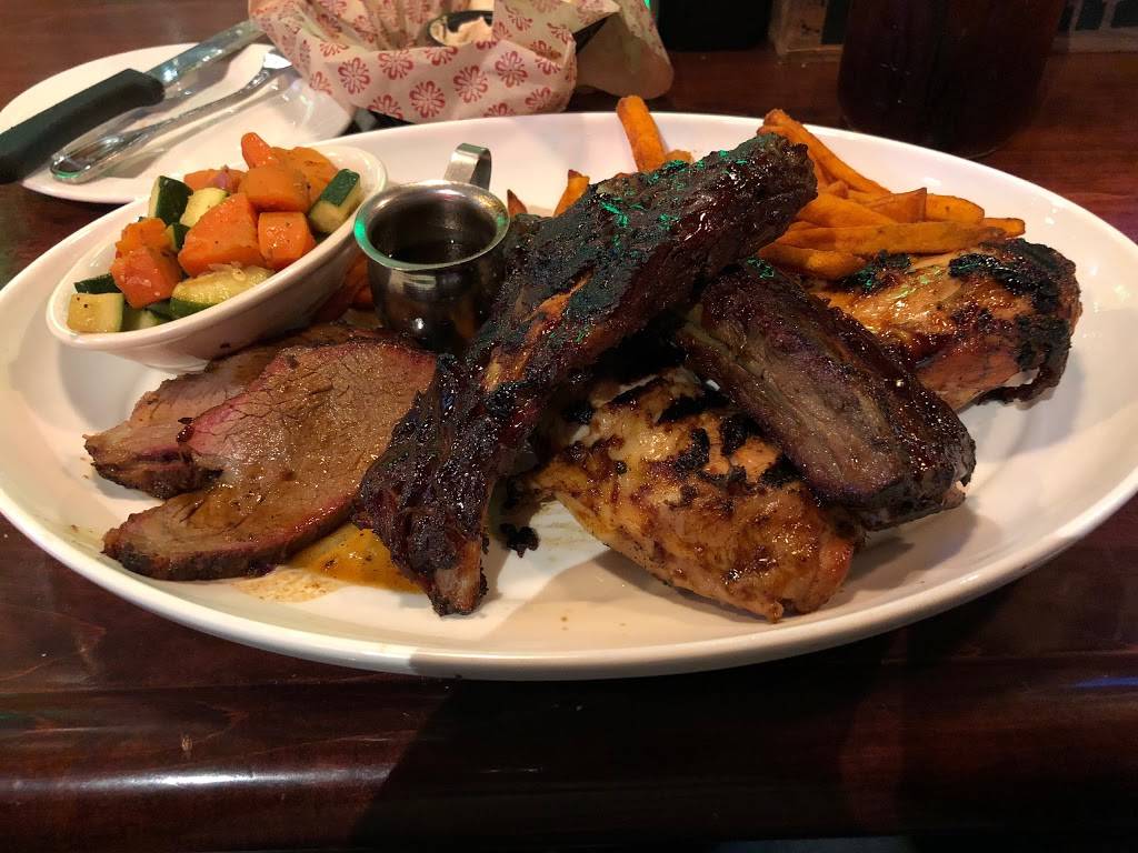 Lucilles Smokehouse Bar-B-Que | restaurant | 2550 Park Ave, Tustin, CA 92782, USA | 7142591227 OR +1 714-259-1227