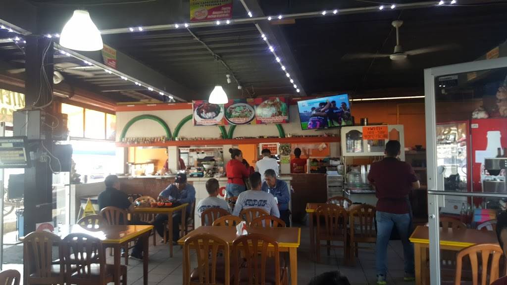 Carnitas El Uruapense | restaurant | Calle Mulege, Buenos Aires Nte., 22200 Tijuana, B.C., Mexico | 016647269132 OR +52 664 726 9132