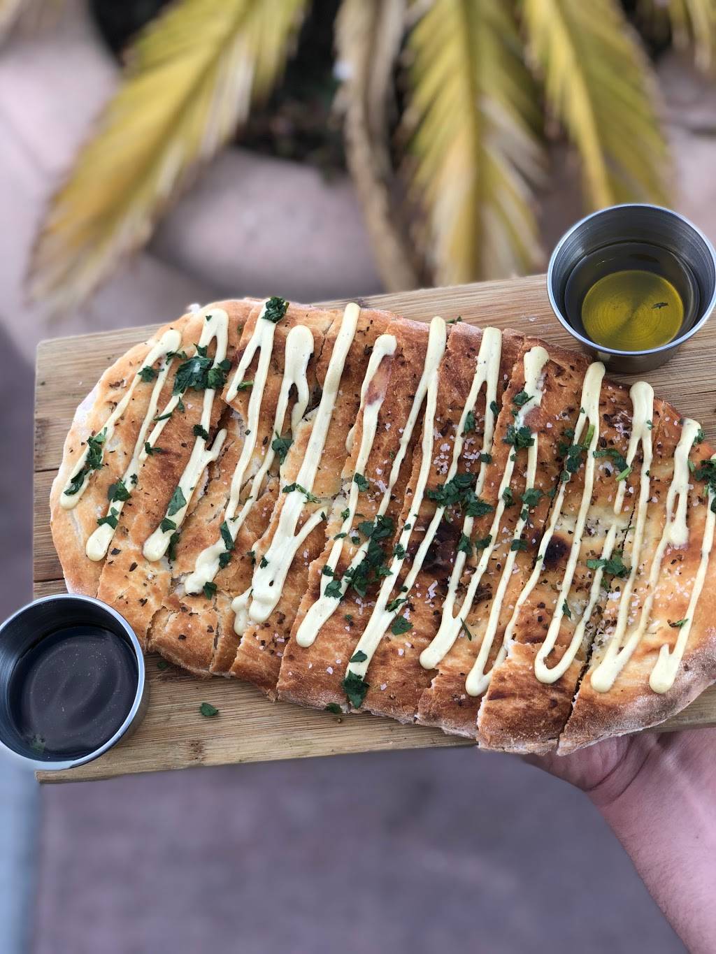 The Iconic Eats | restaurant | 23460 Cinema Dr suite a, Santa Clarita, CA 91355, USA | 6614819404 OR +1 661-481-9404