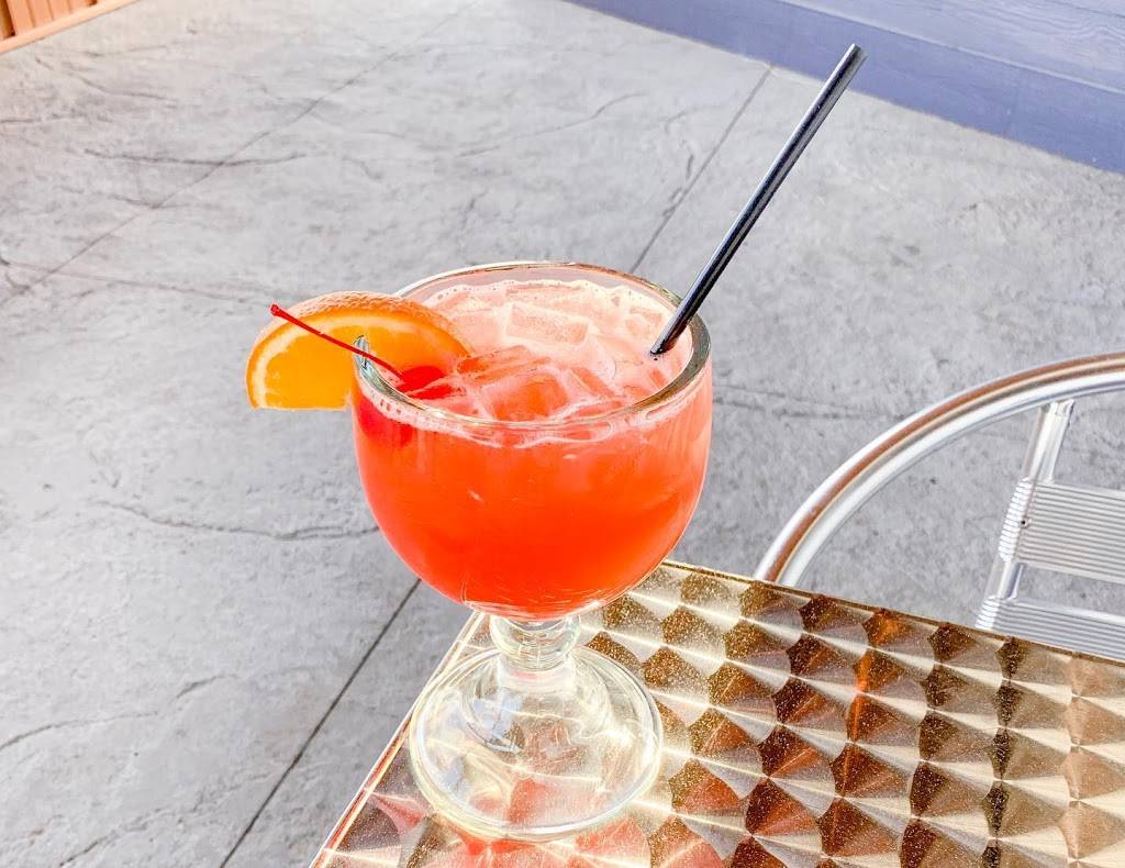 Lucky Rooster Kitchen & Cocktails | restaurant | 1299 E Columbia Ave, Battle Creek, MI 49014, USA | 2692242000 OR +1 269-224-2000