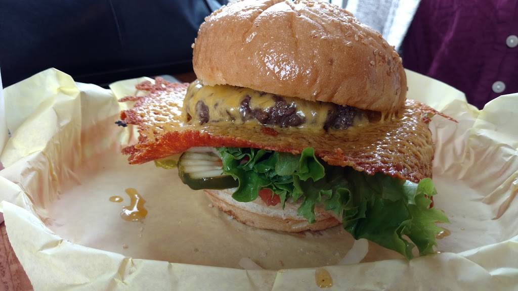 Squeeze Burger | restaurant | 5301 Power Inn Rd, Sacramento, CA 95820, USA | 9163868599 OR +1 916-386-8599