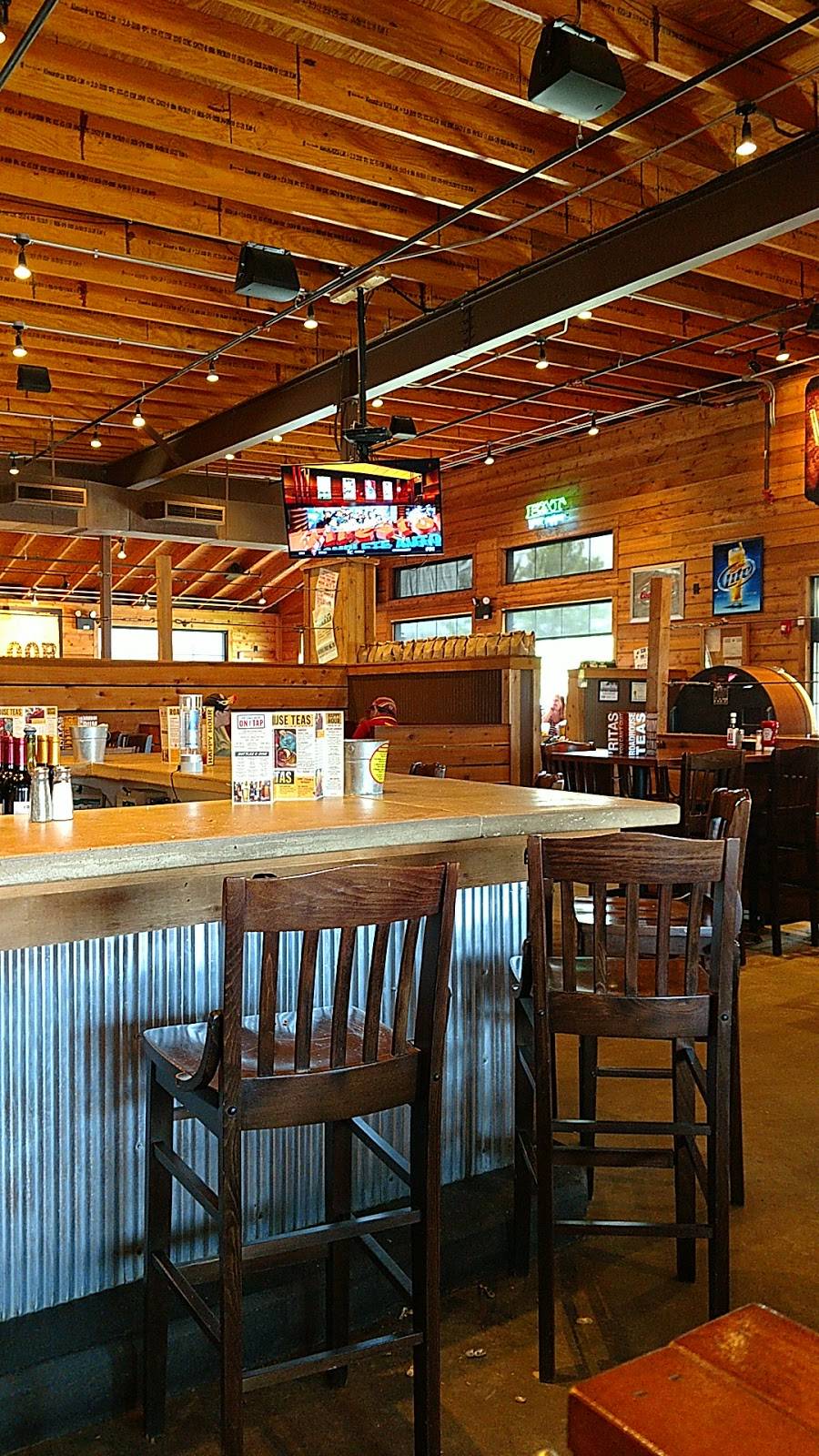 Logans Roadhouse | restaurant | the Commons Shopping Center w/ Target & Best Buy, 115 Retail Commons Pkwy, Martinsburg, WV 25403, USA | 3042641500 OR +1 304-264-1500