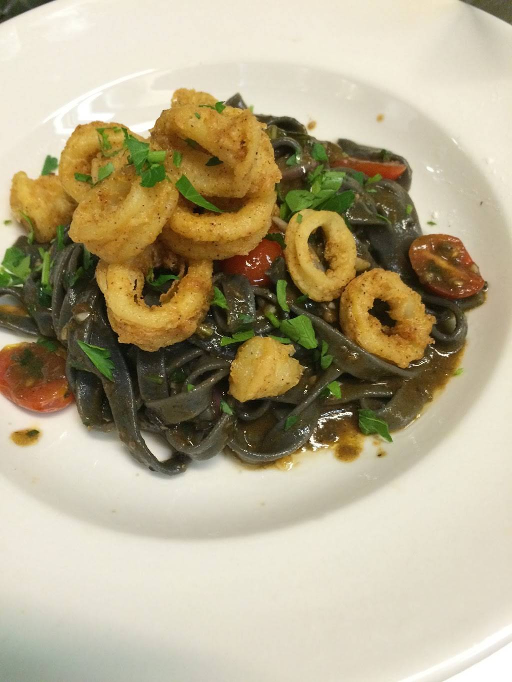 Gigis | restaurant | 981 Kenmore Ave, Buffalo, NY 14217, USA | 7168778788 OR +1 716-877-8788