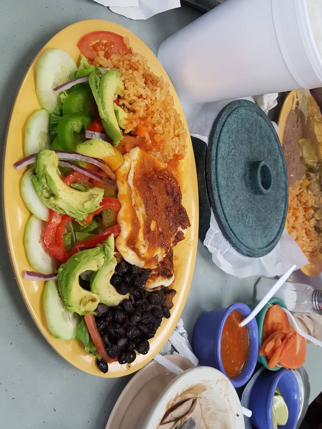 El Faro Restaurant | restaurant | 3936 W 31st St, Chicago, IL 60623, USA | 7732771155 OR +1 773-277-1155