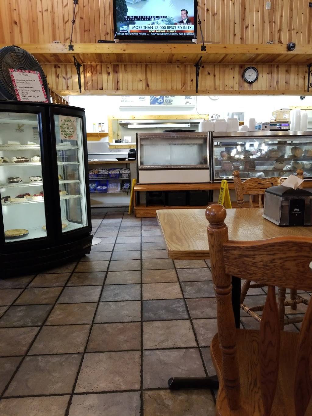 Go Mart | restaurant | 25780 Brimstone Rd, Coolville, OH 45723, USA | 7406676101 OR +1 740-667-6101