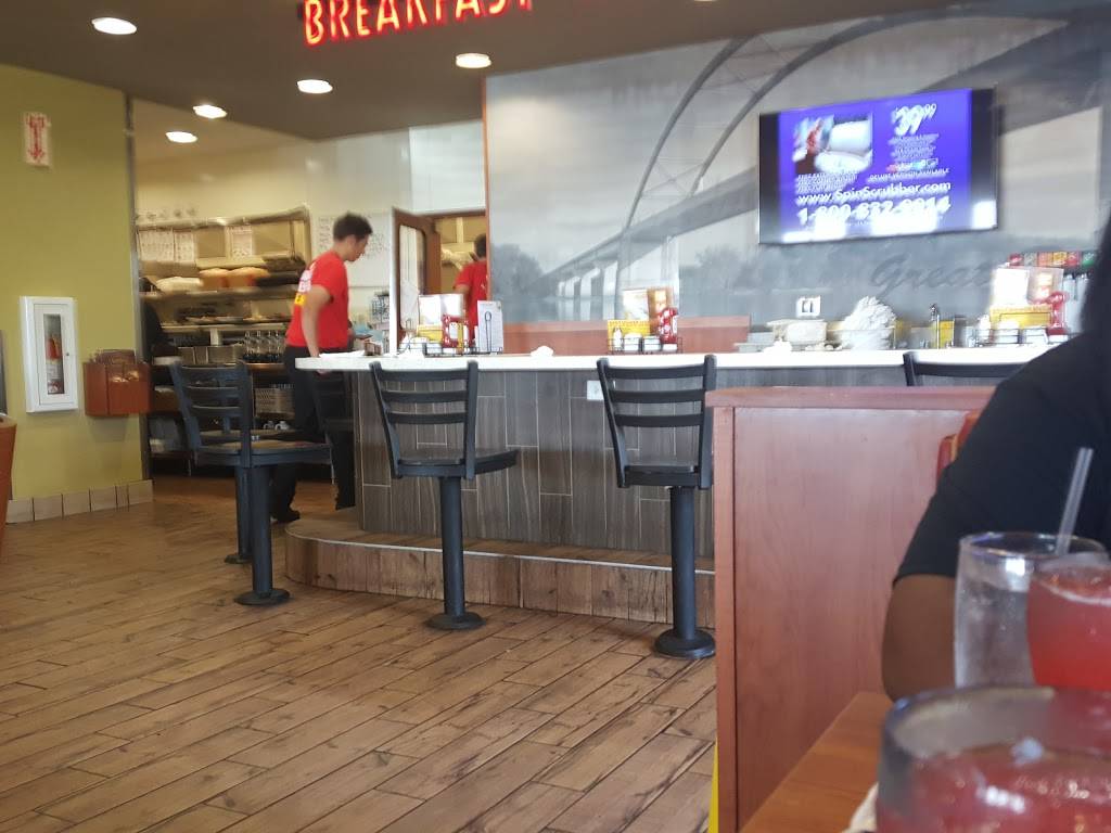 Dennys | restaurant | 16049 Willowbrook Rd, South Beloit, IL 61080, USA | 8153896023 OR +1 815-389-6023