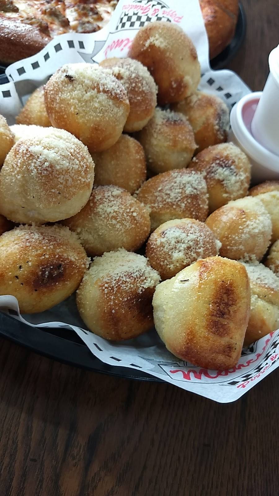 Mancinos Pizza & Grinders of Traverse City Chums Corner | restaurant | 841 US-31, Traverse City, MI 49685, USA | 2319434844 OR +1 231-943-4844