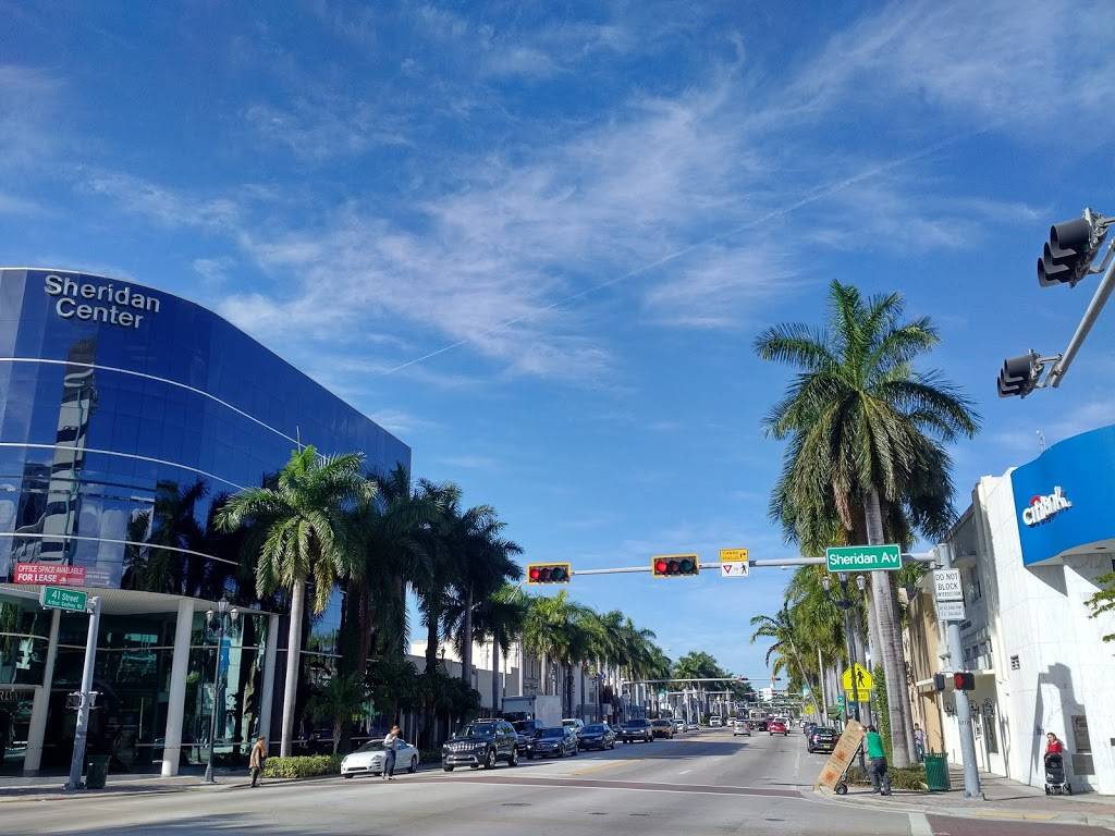 Dunkin | bakery | 341 W 41st St, Miami Beach, FL 33140, USA | 3054205492 OR +1 305-420-5492