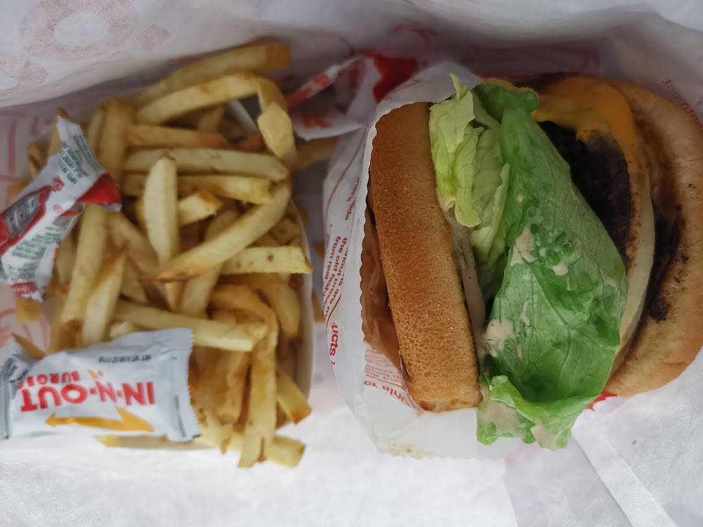 In-N-Out Burger | restaurant | 5864 Lankershim Blvd, North Hollywood, CA 91605, USA | 8007861000 OR +1 800-786-1000
