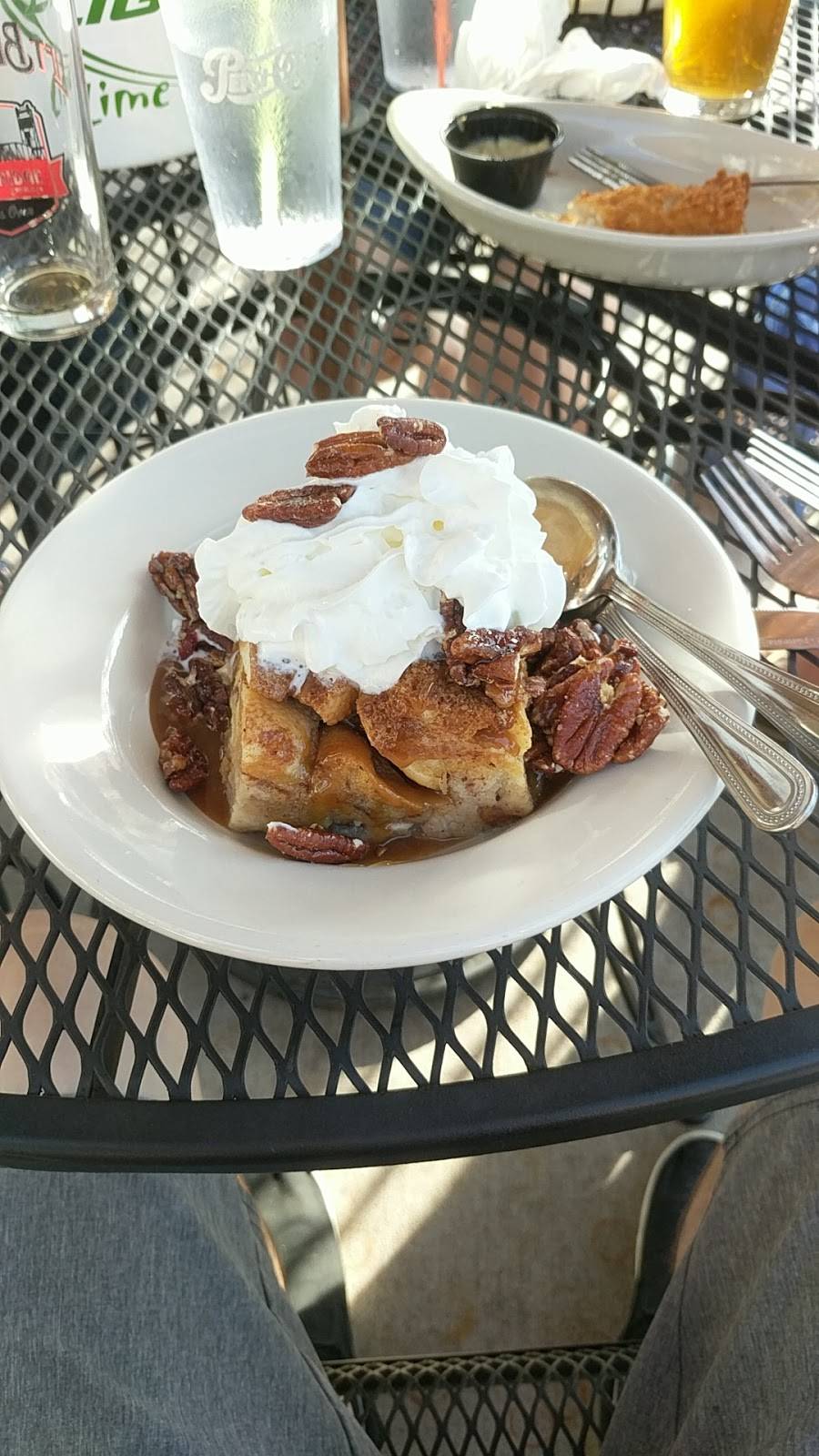 Guldens | Restaurant & Bar | restaurant | 2999 North, US-61, Maplewood, MN 55109, USA | 6514820384 OR +1 651-482-0384