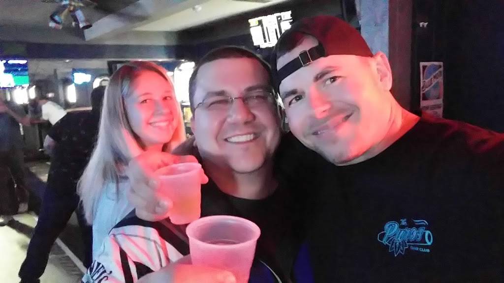 Bull Shooter Saloon | restaurant | 604 S 64th St, Milwaukee, WI 53214, USA | 4146354200 OR +1 414-635-4200