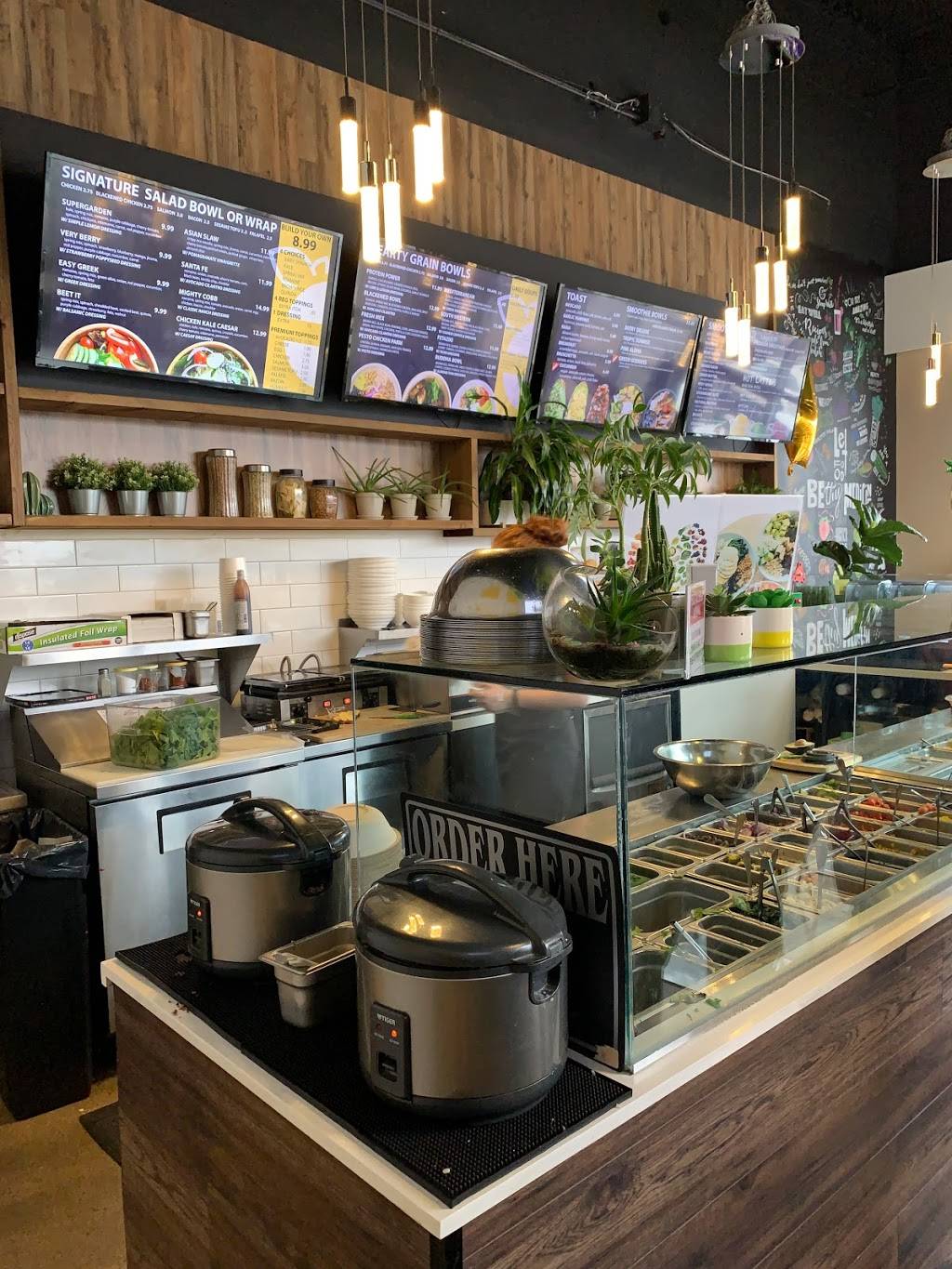 Fresh Addicts | restaurant | 71 Regional Rd 4, Milton, ON L9T 0R3, Canada | 9056938339 OR +1 905-693-8339