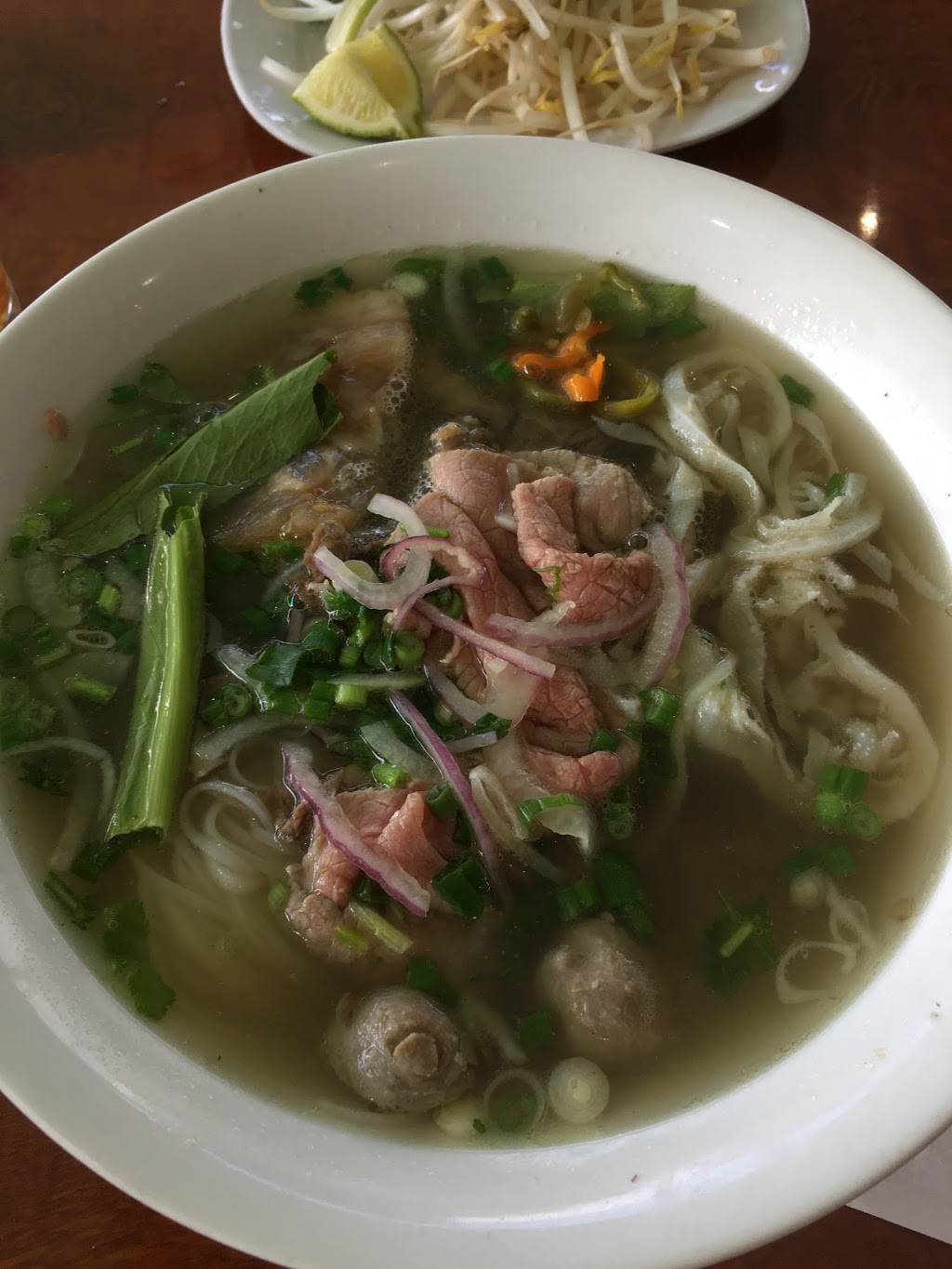 Pho Mi Binh Minh | restaurant | 680 Silver Creek Blvd, Mississauga, ON L5A 3Z1, Canada | 9052817177 OR +1 905-281-7177