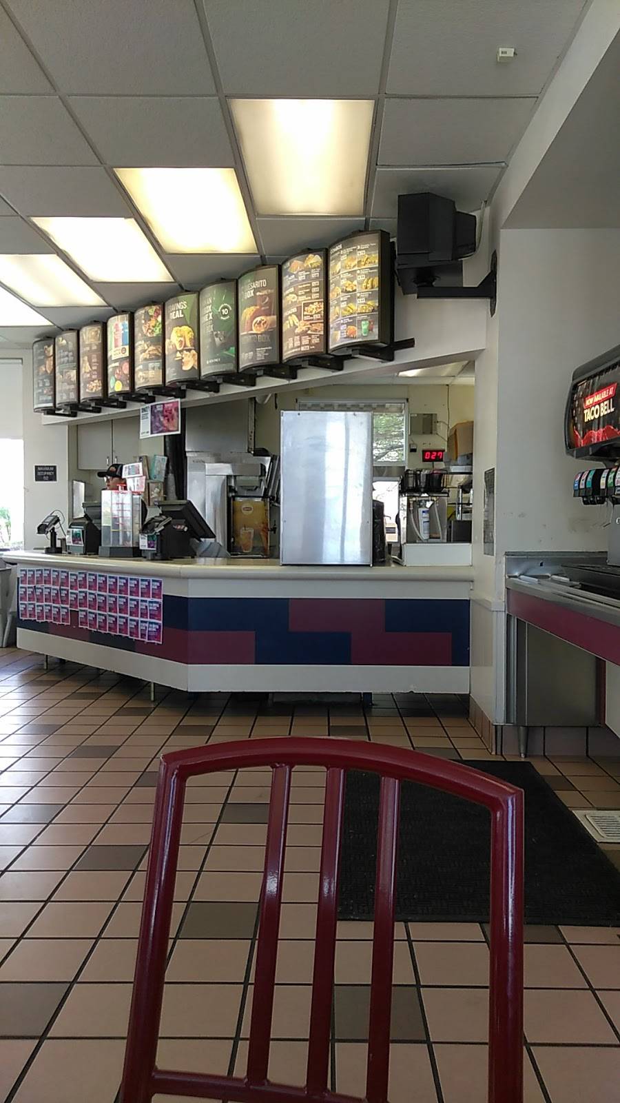 Taco Bell | meal takeaway | 20185 CA-18, Apple Valley, CA 92307, USA | 7602423388 OR +1 760-242-3388