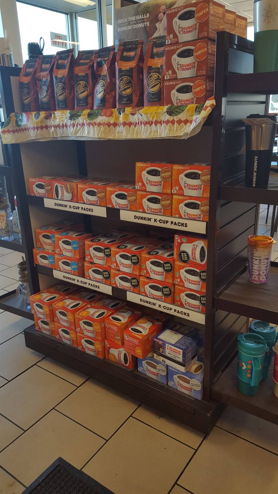 Dunkin | bakery | 1073 US-6, Somerset, MA 02726, USA | 5086726731 OR +1 508-672-6731