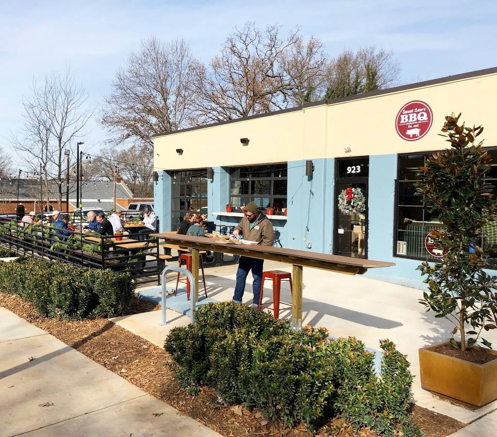 Sweet Lew’s BBQ | restaurant | 923 Belmont Ave, Charlotte, NC 28205, USA | 9802247584 OR +1 980-224-7584