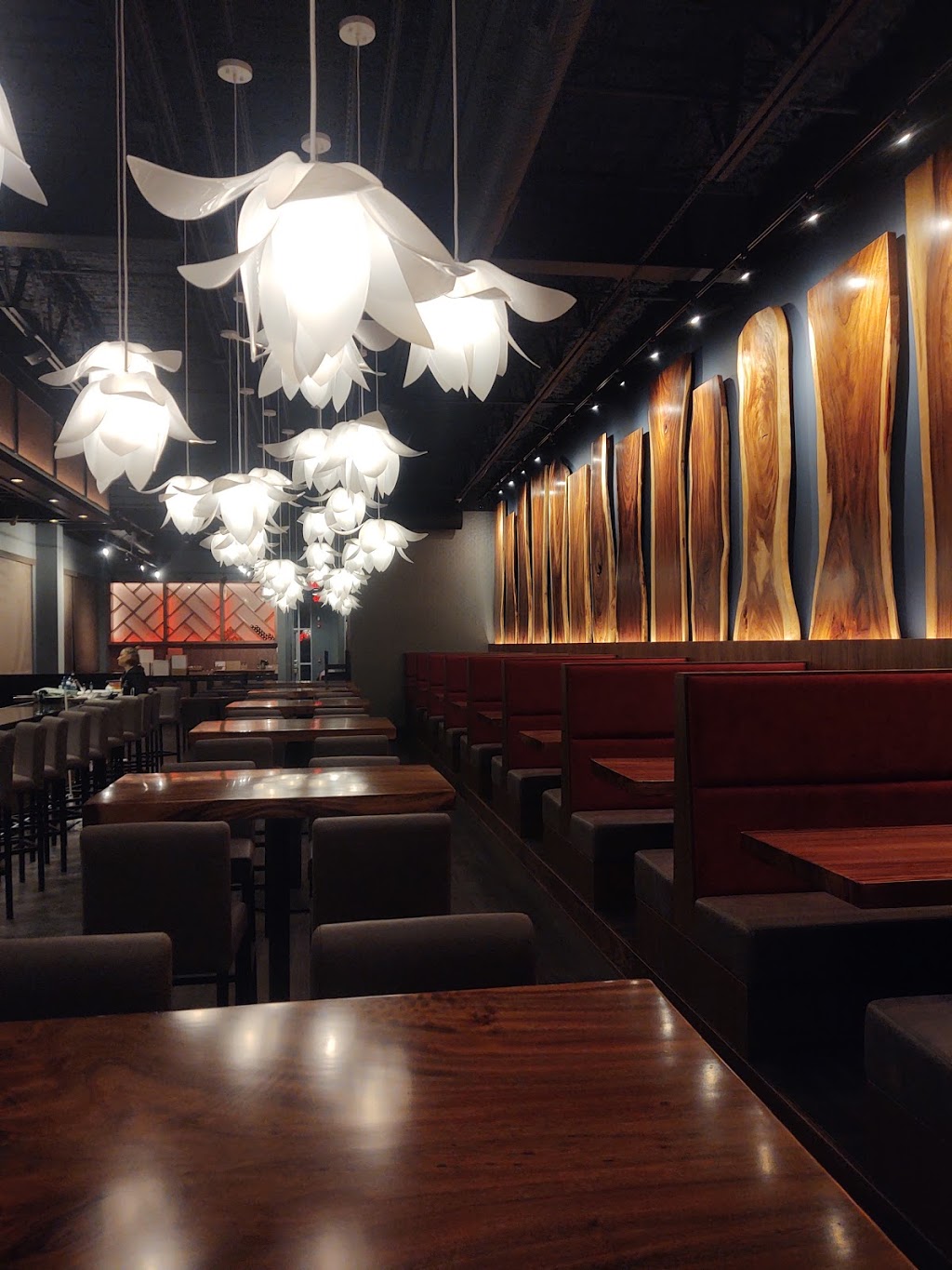 Aura Restaurant & Lounge | restaurant | 12851 University Ave Ste 400, Clive, IA 50325, USA | 5152256005 OR +1 515-225-6005