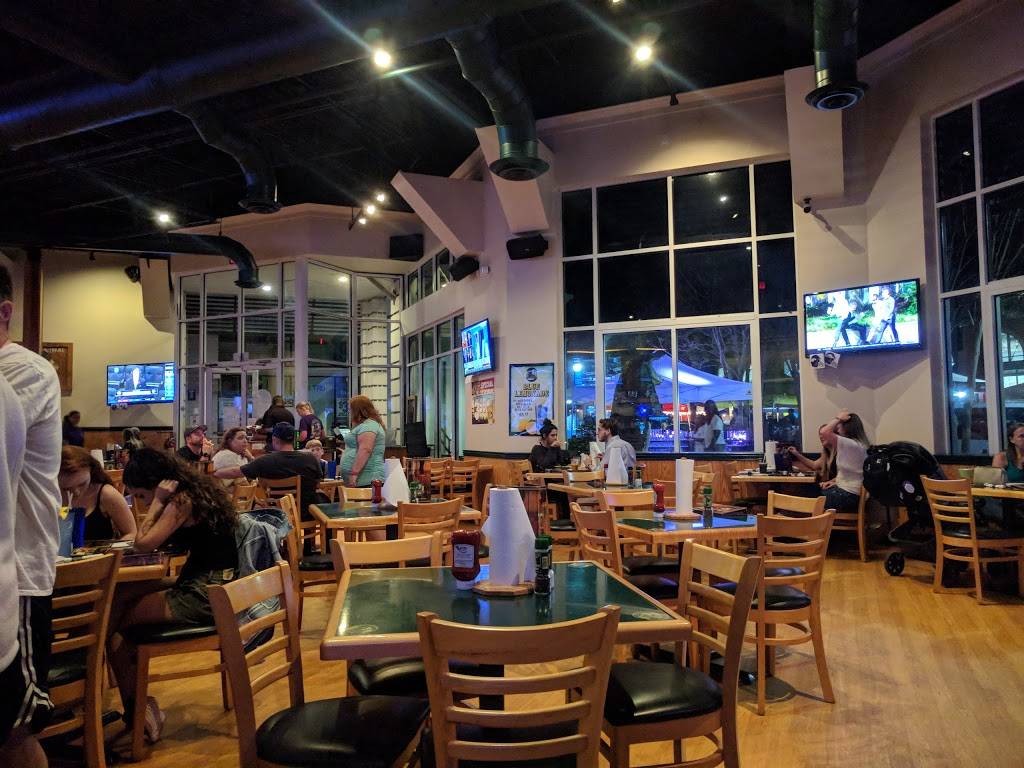 Gators Dockside | restaurant | 4982 New Broad St, Orlando, FL 32814, USA | 3219721974 OR +1 321-972-1974