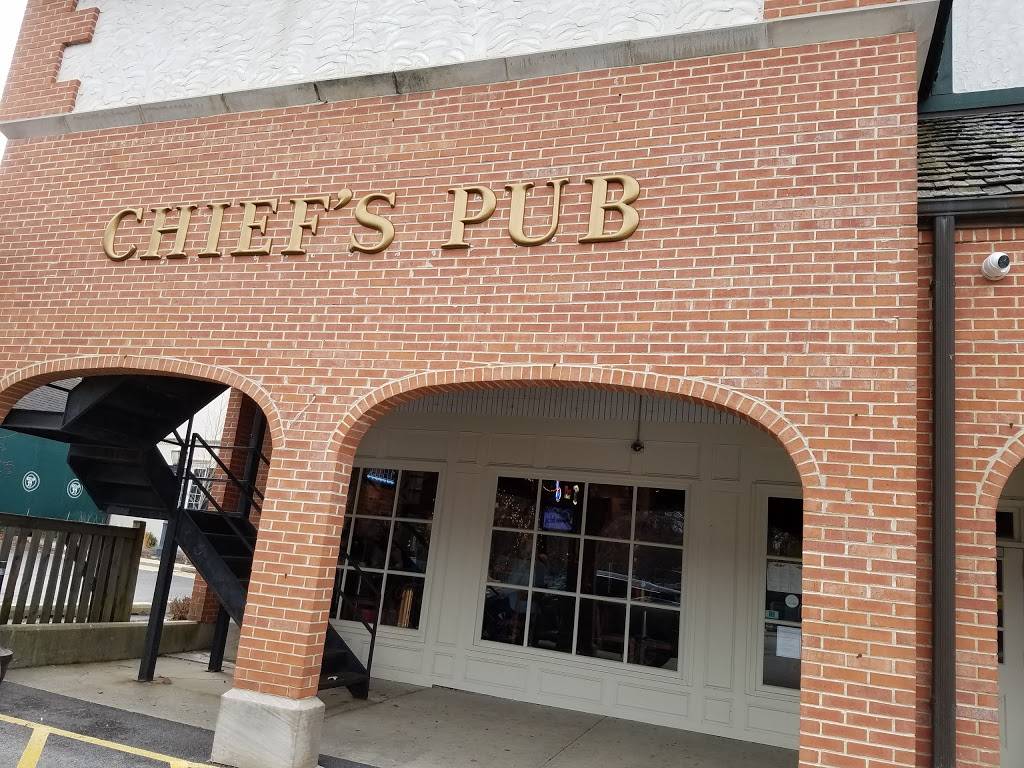 Chiefs Pub | restaurant | 502 N Western Ave, Lake Forest, IL 60045, USA | 8472343444 OR +1 847-234-3444