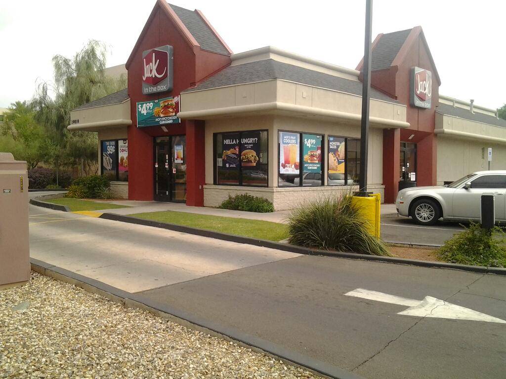 Jack in the Box | restaurant | 19818 N 27th Ave, Phoenix, AZ 85027, USA | 6237803669 OR +1 623-780-3669