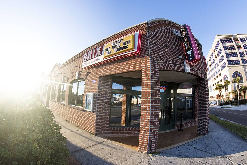 Brix Taphouse | night club | 300 2nd St N, Jacksonville Beach, FL 32250, USA | 9042414668 OR +1 904-241-4668