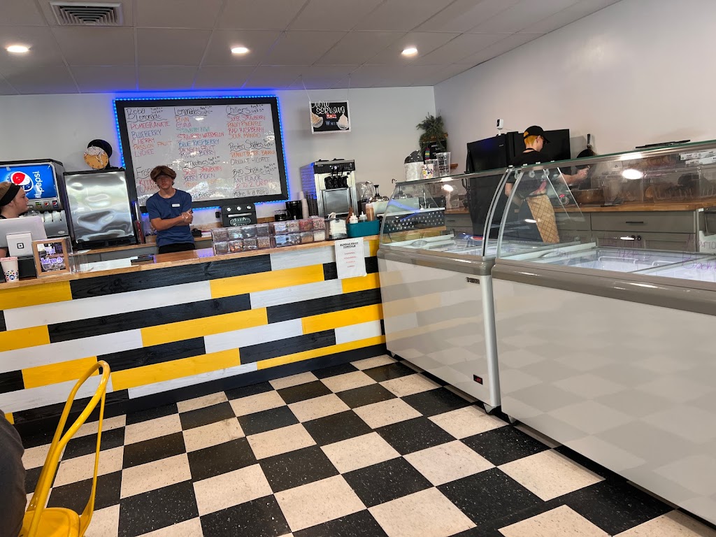 Scoops - Cheboygan | restaurant | 106 S Main St, Cheboygan, MI 49721, USA | 2314200529 OR +1 231-420-0529