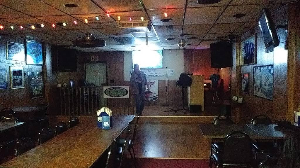 Binks Trapper Joes | restaurant | 3386 Saginaw St, Burton, MI 48529, USA | 8107424271 OR +1 810-742-4271