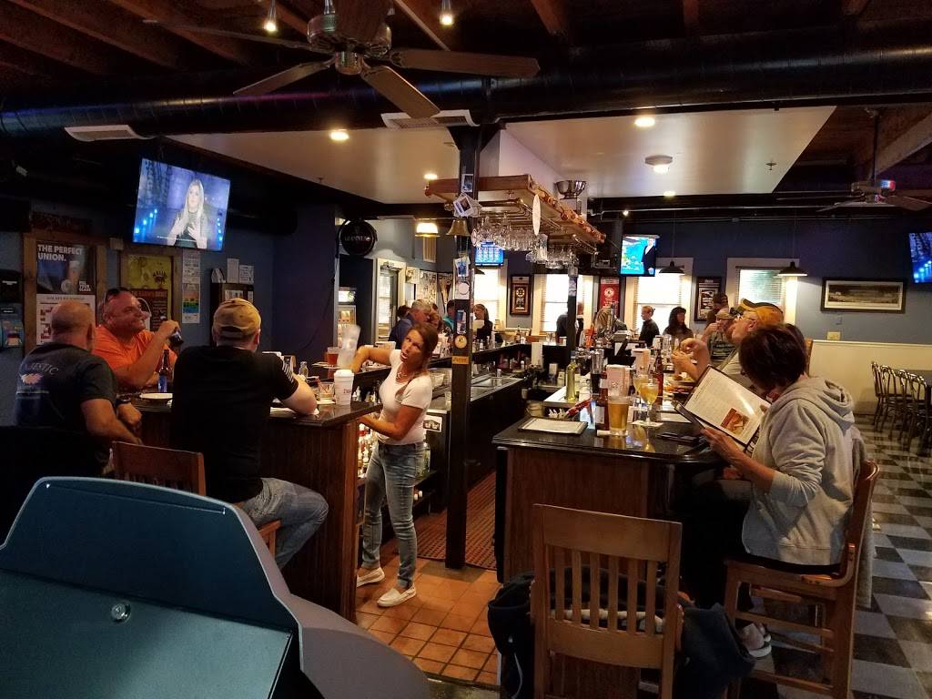 The Barn Pub & Grille | restaurant | 5 Ring St, Amesbury, MA 01913, USA | 9783888700 OR +1 978-388-8700