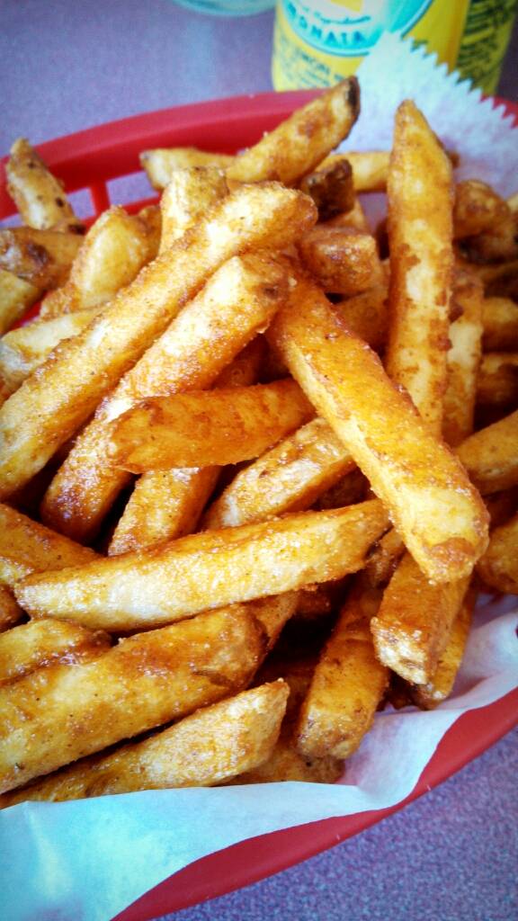 Crown Cafe | meal takeaway | 106 Main St, Watertown, MA 02472, USA | 6179239219 OR +1 617-923-9219