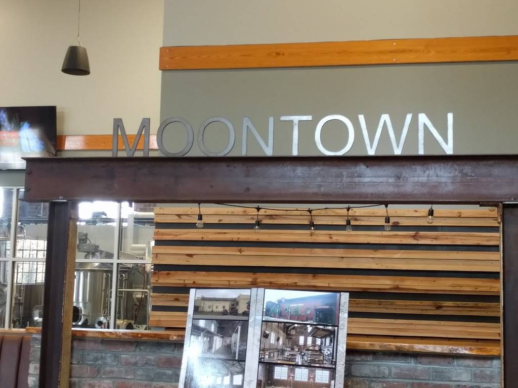 Moontown Brewing Company | restaurant | 345 S Bowers St, Whitestown, IN 46075, USA | 3177693880 OR +1 317-769-3880