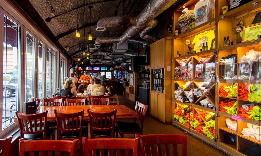 Ricky Ts Bar & Grille | restaurant | 10601 Gulf Blvd, Treasure Island, FL 33706, USA | 7273637425 OR +1 727-363-7425