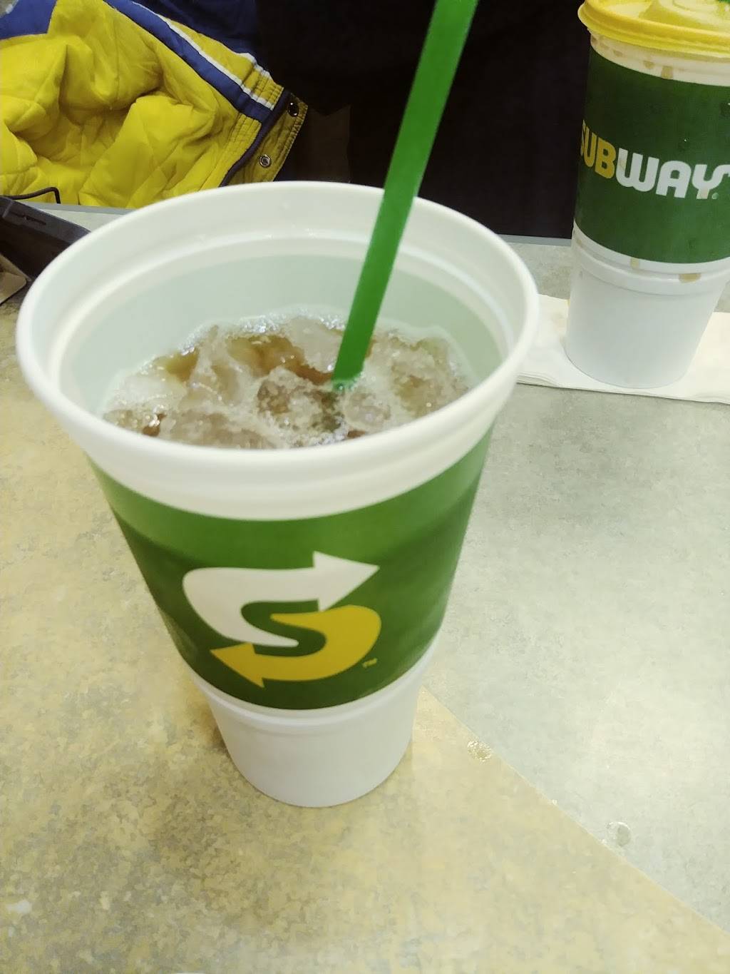 Subway | restaurant | 8424 Eager Rd, Brentwood, MO 63144, USA | 3149617665 OR +1 314-961-7665