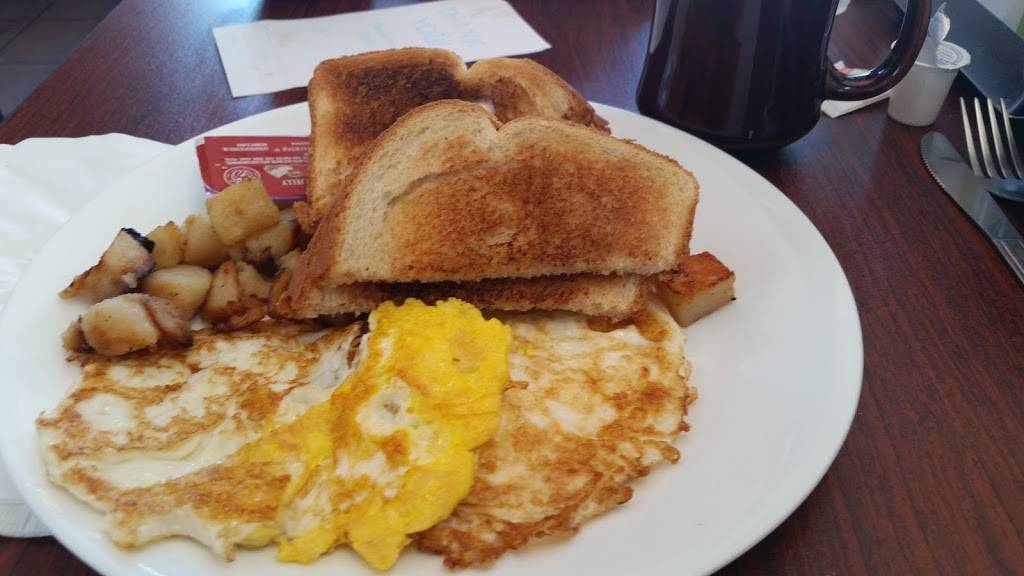 Sullys Dog Shack | restaurant | 184 W Main St, Dudley, MA 01571, USA | 5089436471 OR +1 508-943-6471