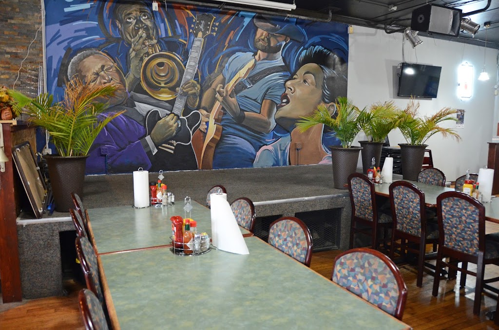 Brown Jerrys Blues, Brews & BBQ | restaurant | 147 W St Louis St, Pacific, MO 63069, USA | 6363930553 OR +1 636-393-0553