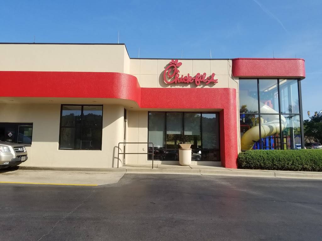 Chick-fil-A | restaurant | 211 Lakeshore Pkwy, Homewood, AL 35209, USA | 2059456062 OR +1 205-945-6062