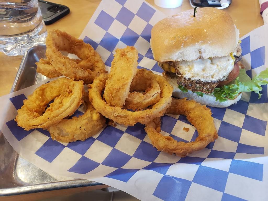 Rozzie Bs | restaurant | 9675 Eagle Dr, Mont Belvieu, TX 77523, USA | 8323077352 OR +1 832-307-7352